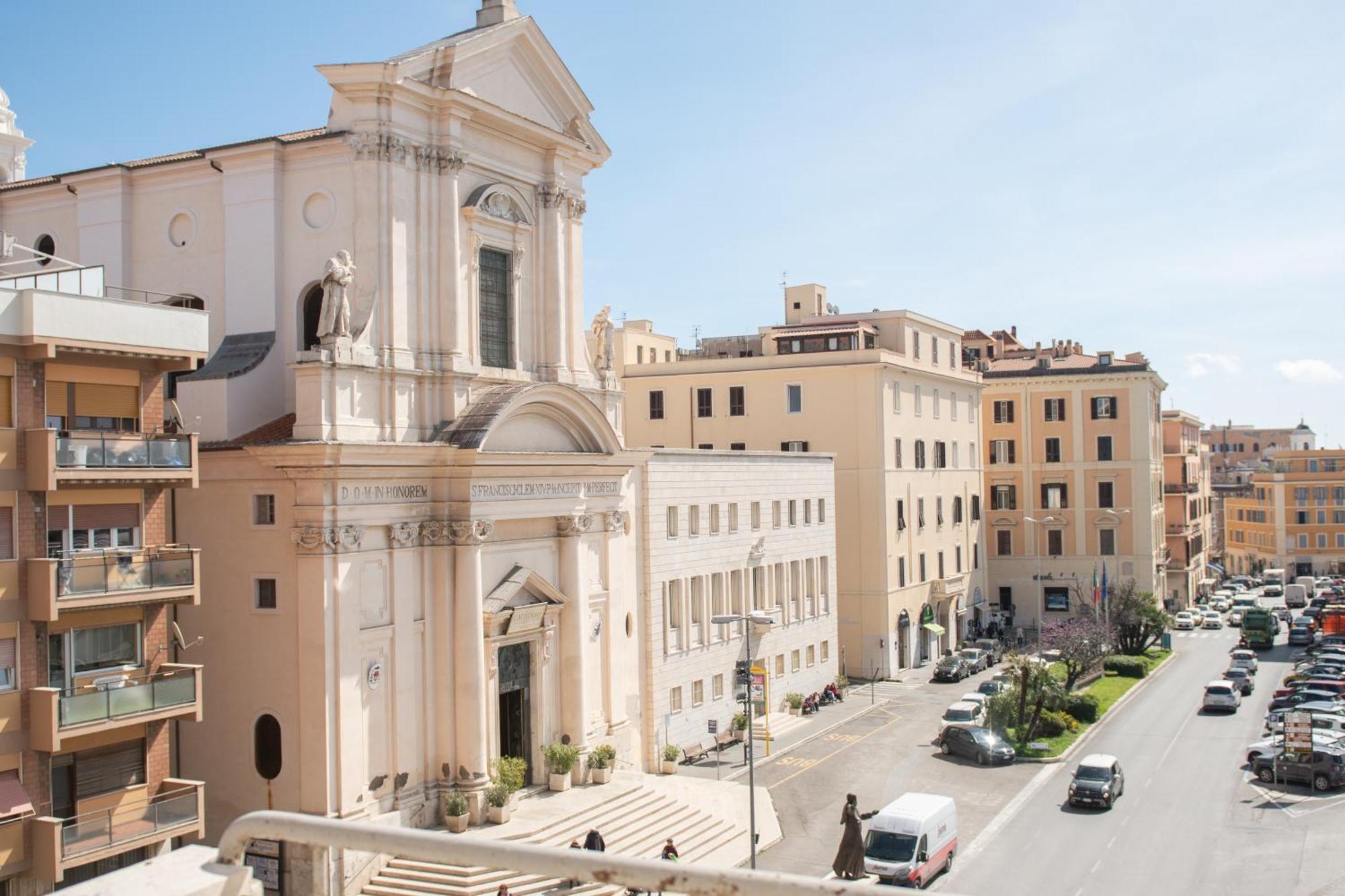 Casa Vacanze Family House Posizione Centralissima Чивитавекия Екстериор снимка