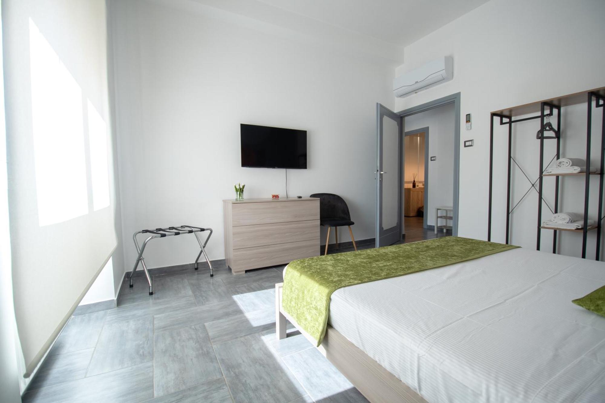 Casa Vacanze Family House Posizione Centralissima Чивитавекия Екстериор снимка